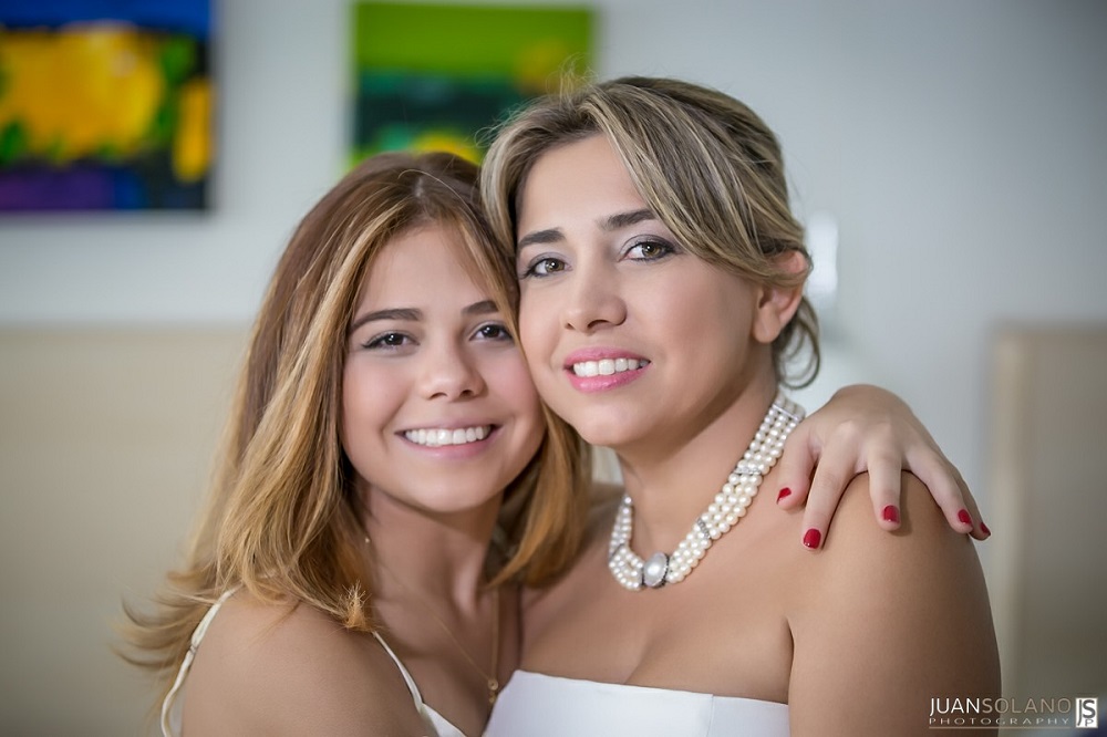 Laura y su mamá Liliana Gutiérrez.